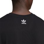 camiseta-adidas-adicolor-3d-trefoil-preto-detalhe1